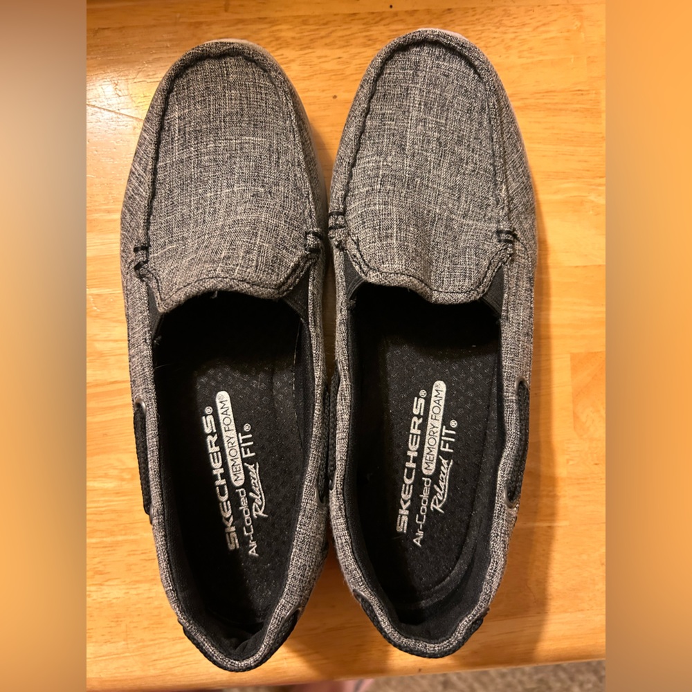 Sketchers Air Cooled Memory Foam Relaxed Fit Women Size 6
